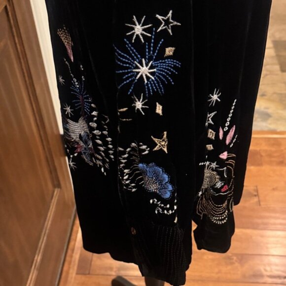 Johnny Was Embroidered Black Velvet Women's Top - Picture 4 of 8